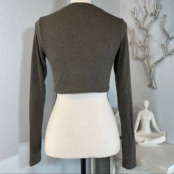 Rustic Rose Long Sleeve Cropped Top - Picture 5 of 8